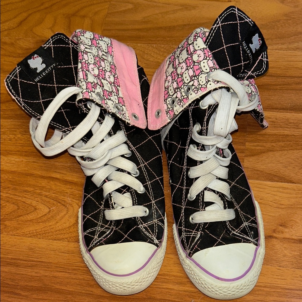 Sanrio Hello Kitty Black and Pink High-Top Shoes